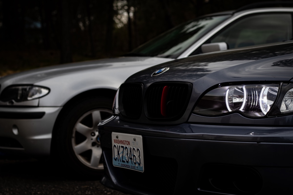 BMW E46 grille close-up with halos